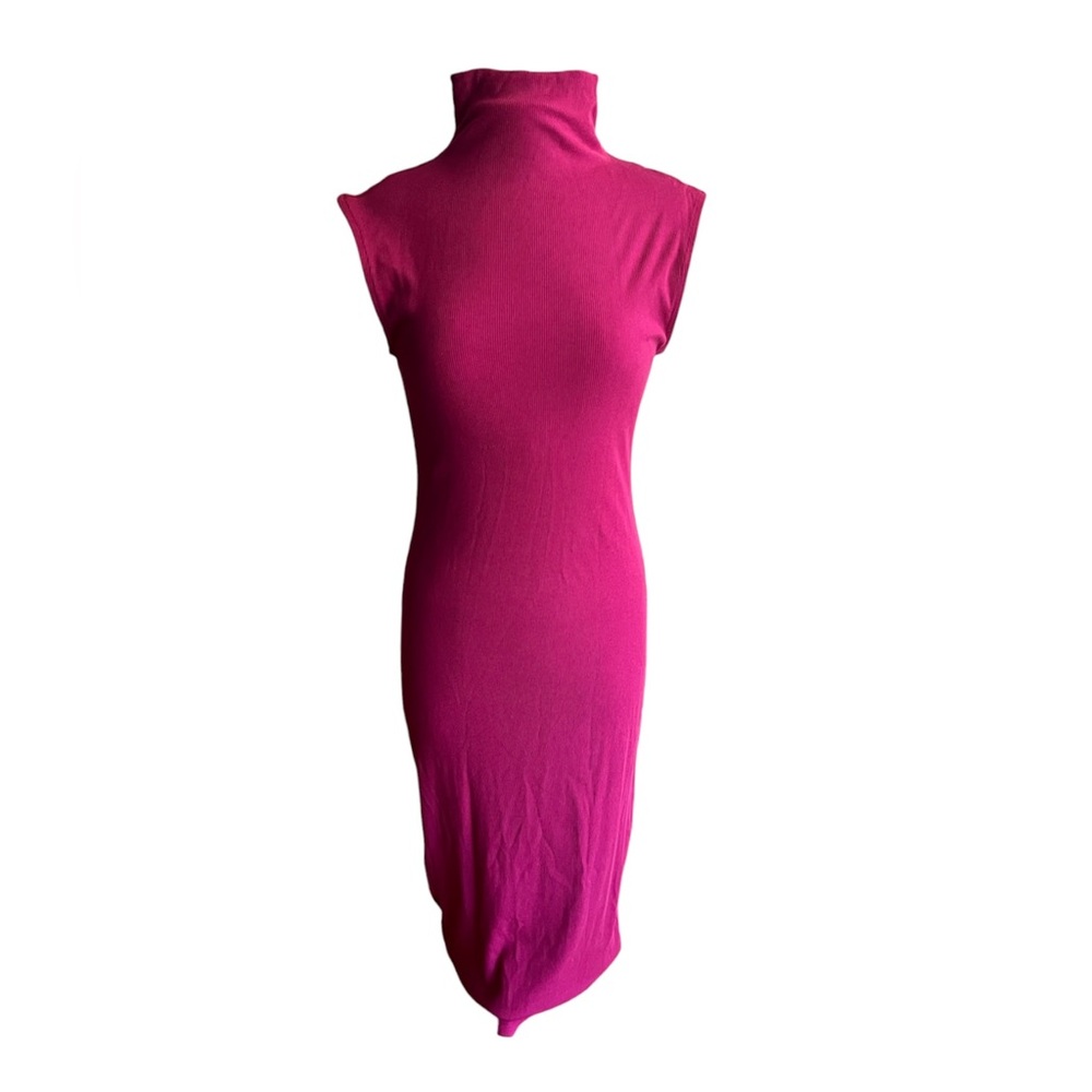 House or Harlow Sleeveless Mock Neck Ribbed Dress - Medium